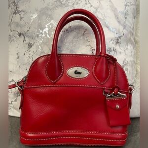 EUC Small Red Dooney & Bourke Handbag❤️